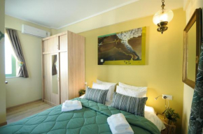 F & B Collection - Seaview Mini Penthouse